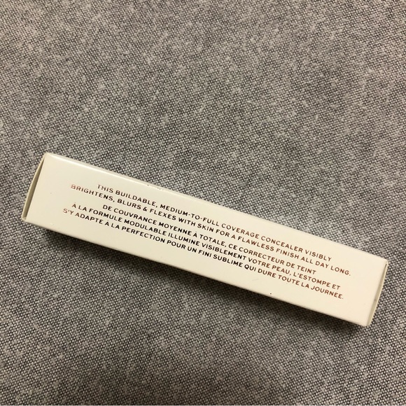 Jaclyn Hill perfecting concealer - Picture 2 of 3